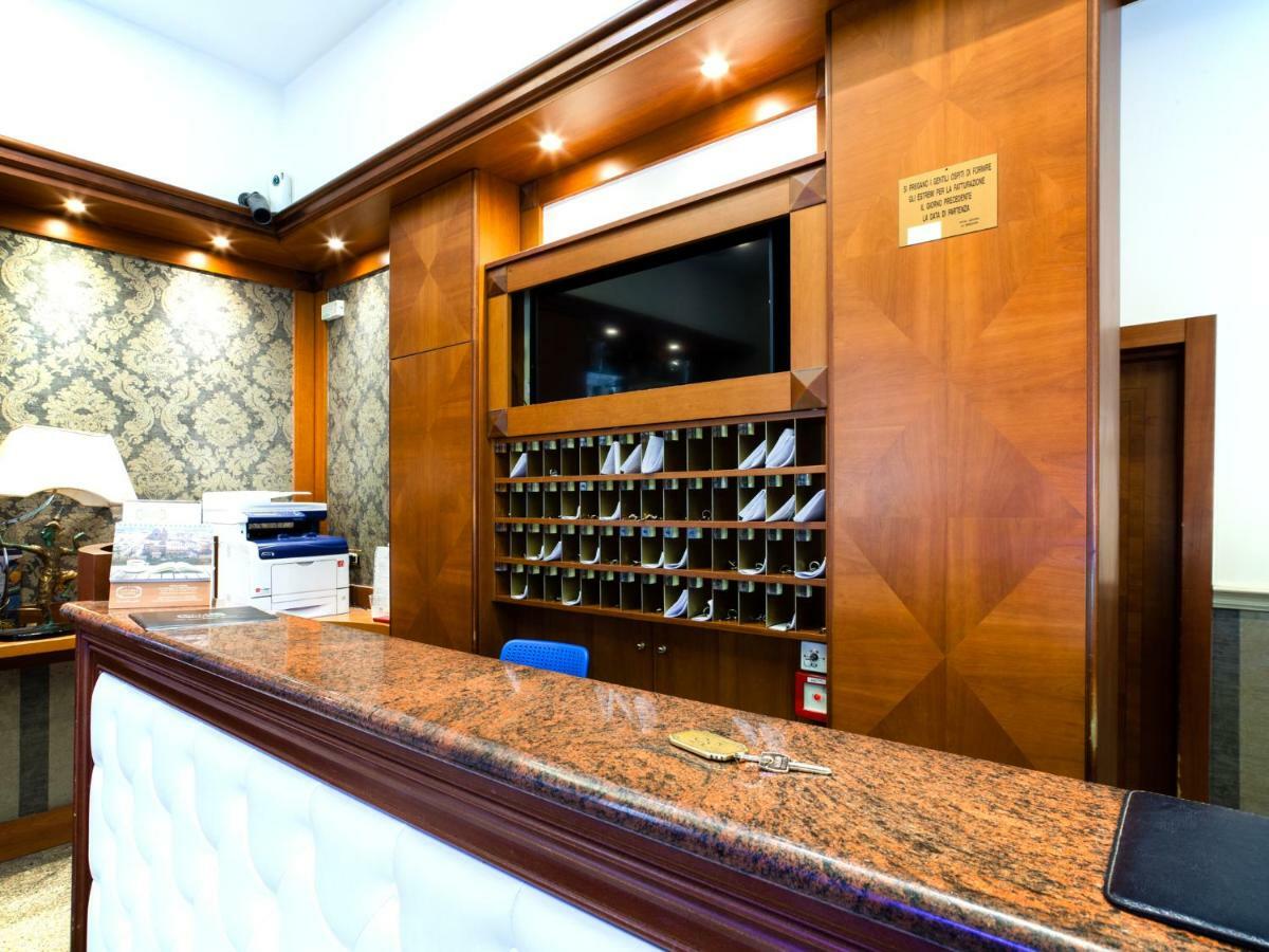 Astoria Deluxe Rooms بولونيا المظهر الخارجي الصورة